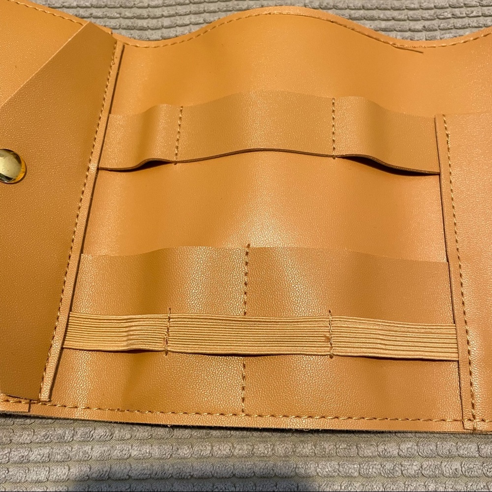 Tech Roll Organizer - Picture 6 of 8